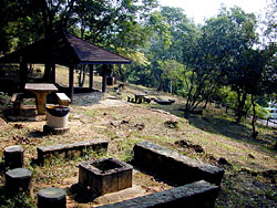 燒 烤 及 郊 遊 場 地