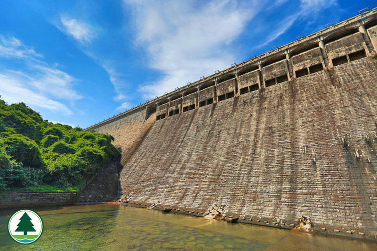 Dam of the Tai Tam Tuk Reservoir