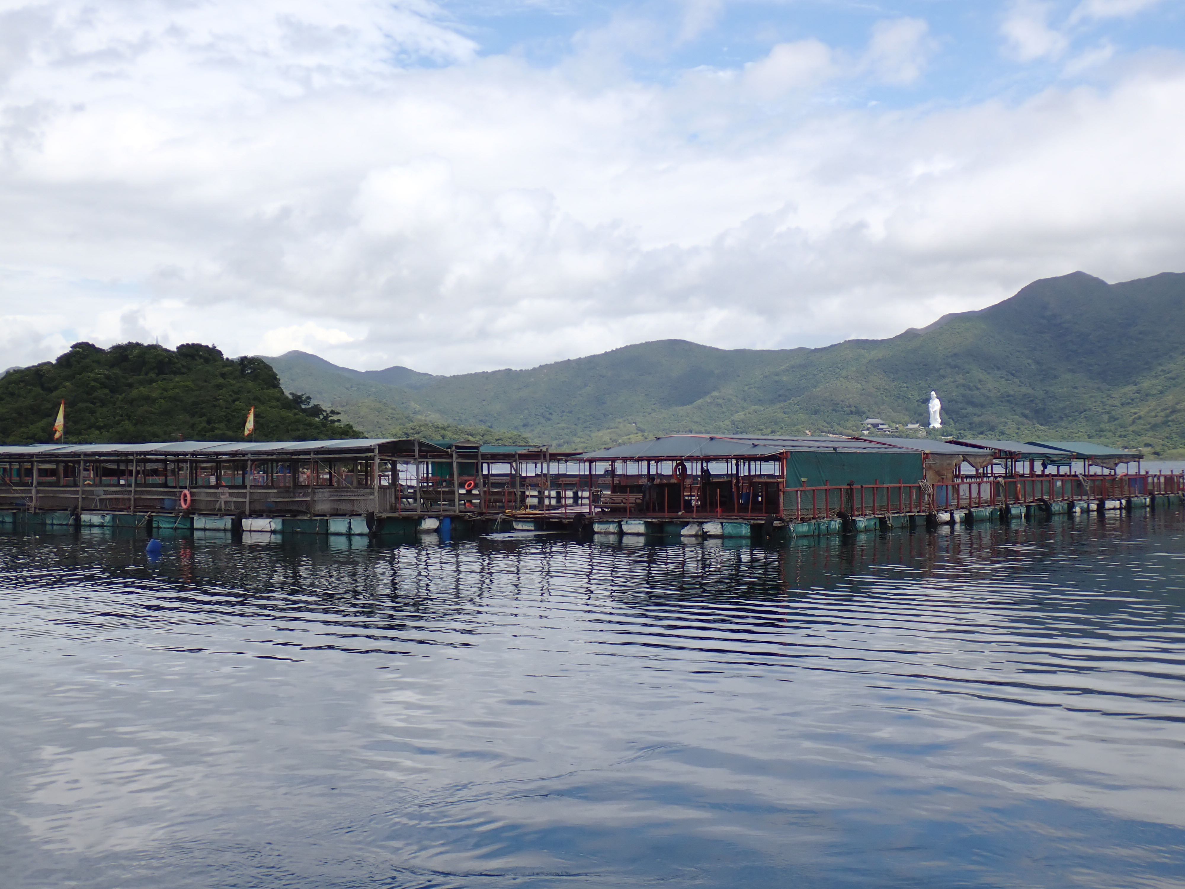 Leisure Fishing on Mariculture Rafts 1