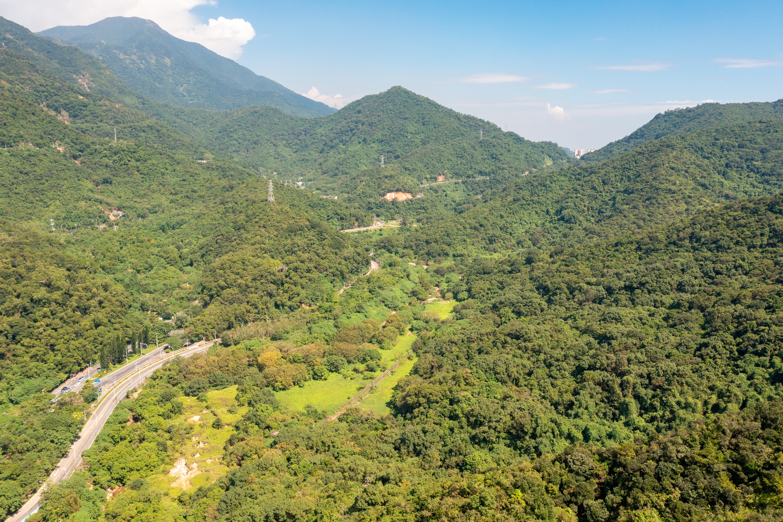 The Agriculture, Fisheries and Conservation Department announced today (October 22) that the Early Cretaceous rhyolitic columnar rock formation located in Hong Kong UNESCO Global Geopark had been selected as one of the First 100 International Union of Geological Sciences Geological Heritage Sites. Photo shows the Early Cretaceous rhyolitic columnar rock formation visible on the Ninepin Group.
