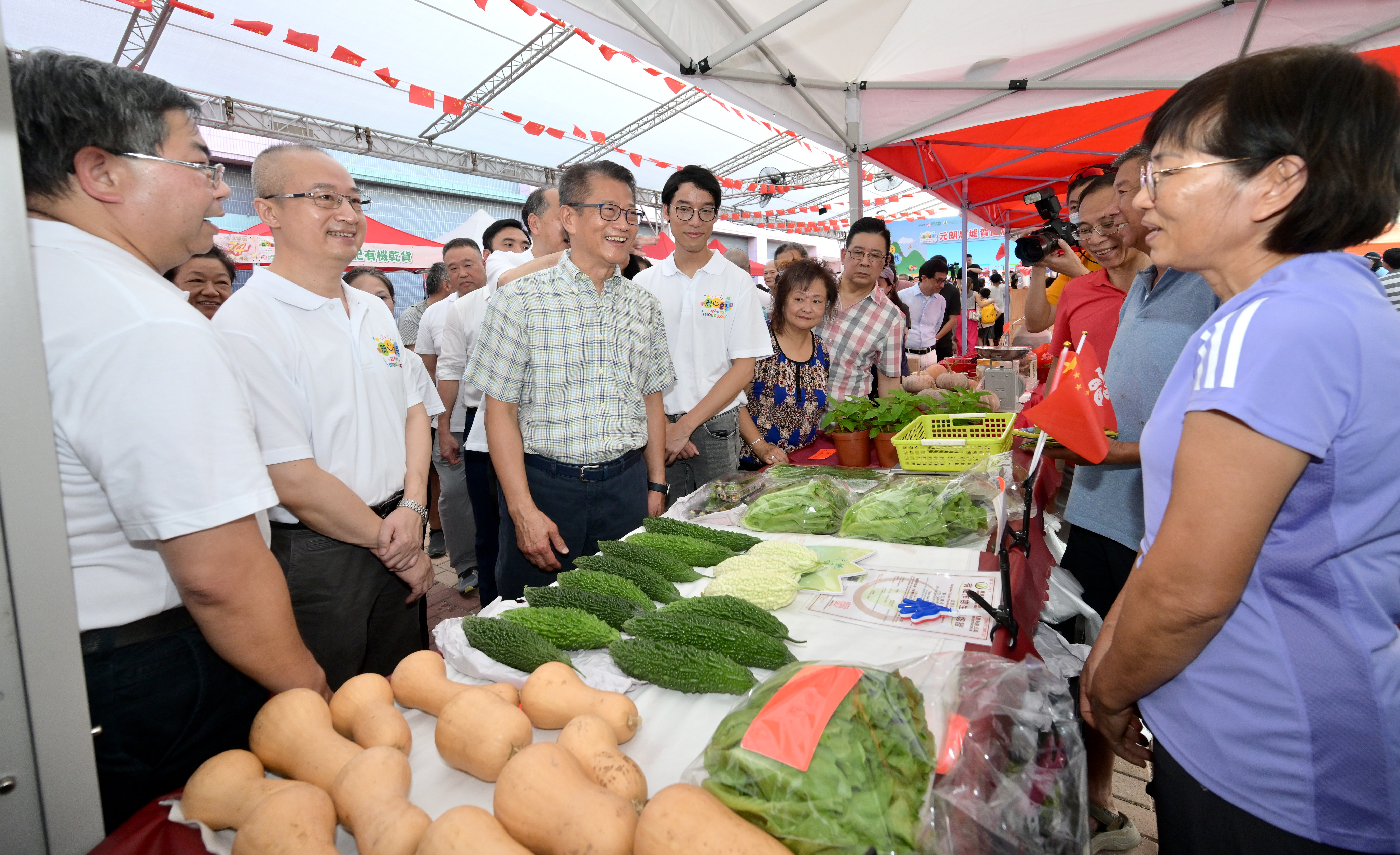 FS officiates at opening ceremony of Happy Hong Kong: National Day Celebration Carnival at Yuen Long FarmKet (3)