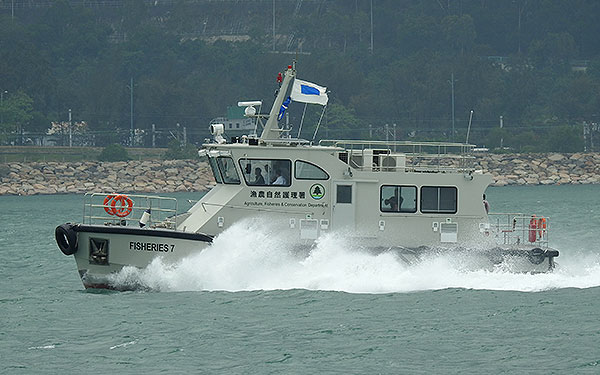 定期巡邏香港水域以打擊非法捕魚