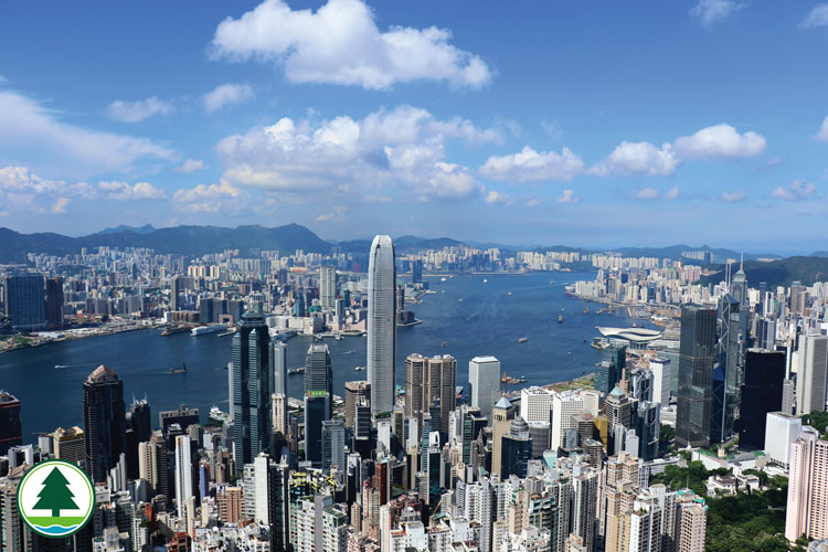 從 爐 峰 自 然 步 道 俯 瞰 中 環 及 九 龍 半 島