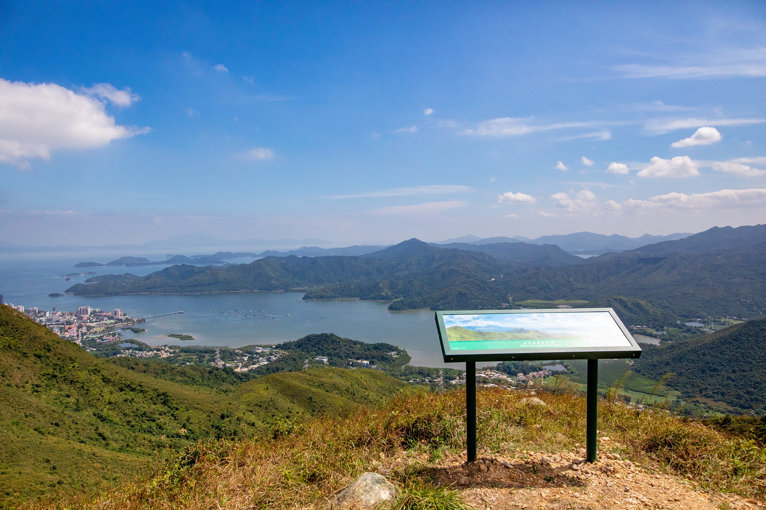 政府開始移除后海灣內未獲准暫時保留的蠔排（二）
